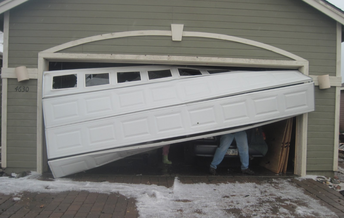 COMMON PROBLEMS OF GARAGE DOORS AND HOW THEY CAN BE REPAIRED